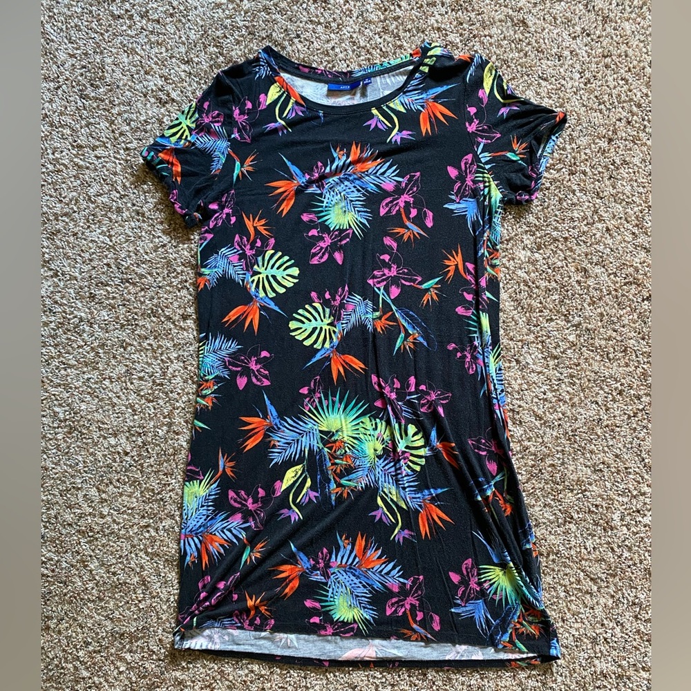 MEDIUM floral loose fitting short dress